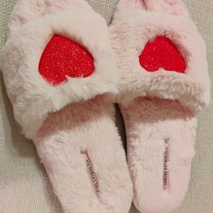 Victoria's Secret Fuzzy Comfy Heart Slippers M